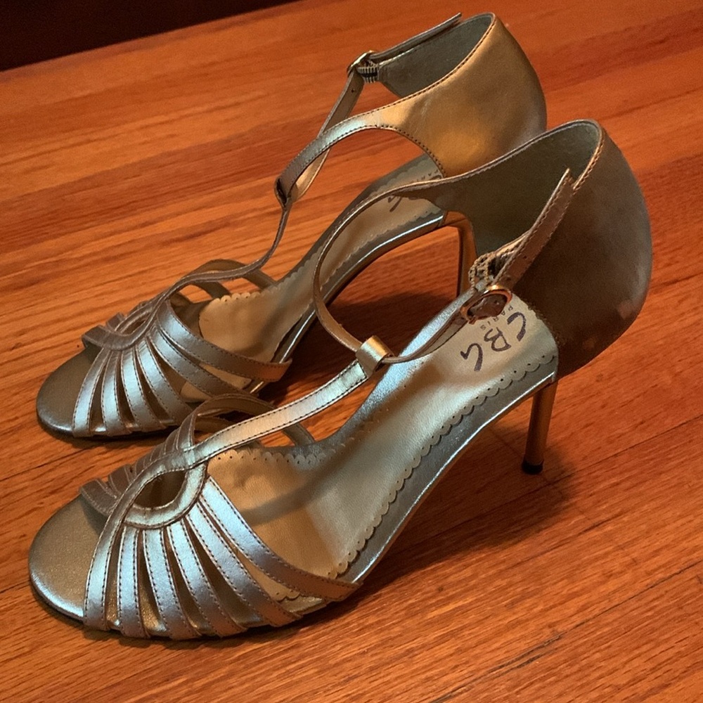 BCBG gold heels size 9